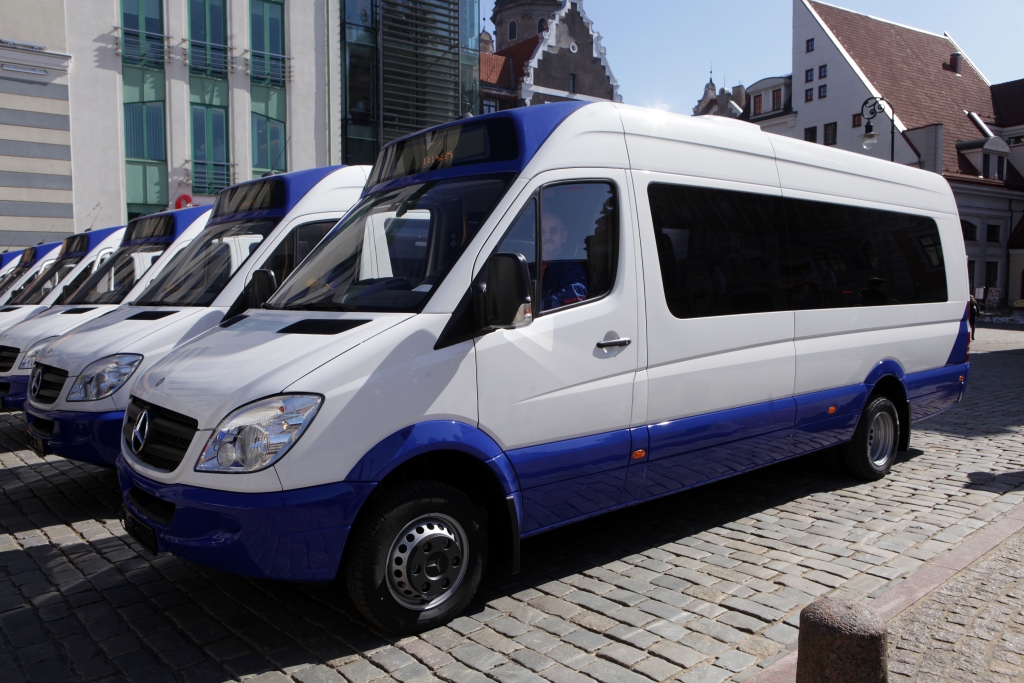 Kriminālā konkurence: Ar kasteti piekauj mikroautobusa šoferi