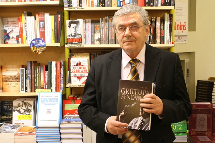 Bibliotēkā - tikšanās ar filozofijas doktoru Andri Vilku