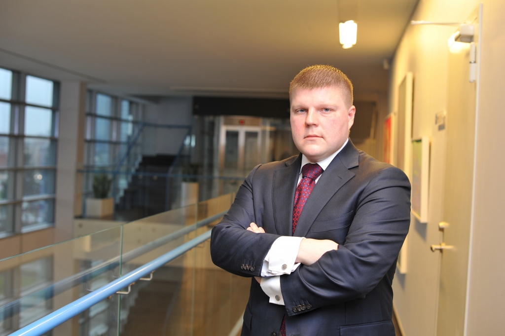 Uzņēmumi attīstās par savu naudu