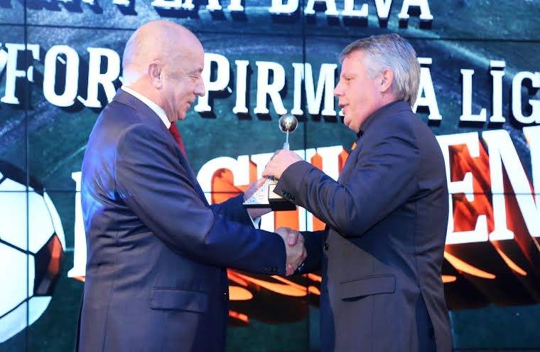 FB "Gulbene" komanda saņem FAIR PLAY balvu