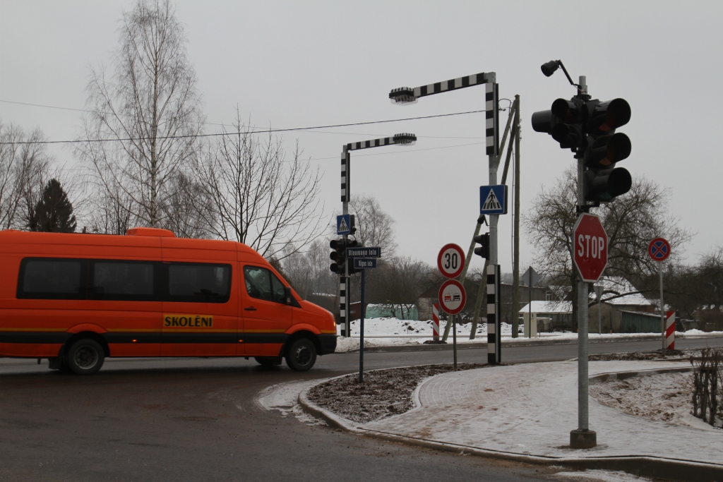 Luksofori šogad vēl nesāks darboties