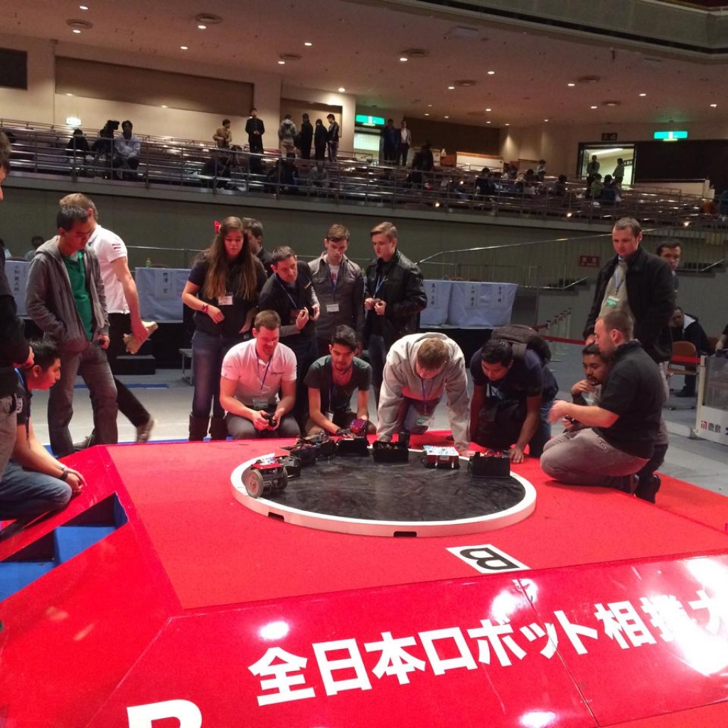 Latvieši uzvarējuši pasaules Sumo Robotu čempionātā Japānā