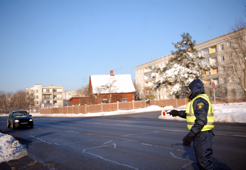 Valsts policija pievērsīs pastiprinātu uzmanību autobraucējiem svētku dienās
