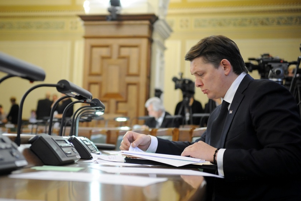 papildināts (16:41) - Kaimiņam par deputāta ētikas kodeksa pārkāpumu - rakstveida brīdinājums