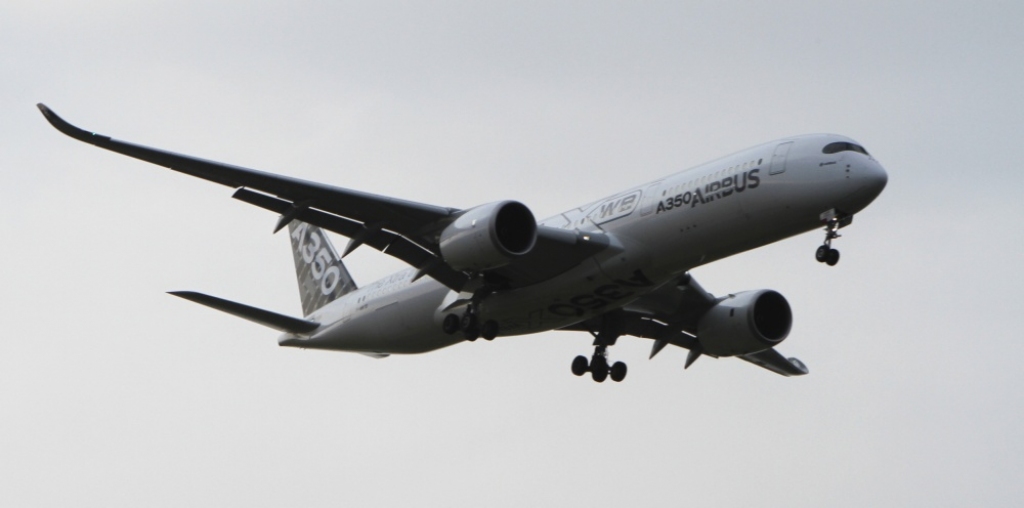 Airbus piegādā pirmo A350 lidmašīnu