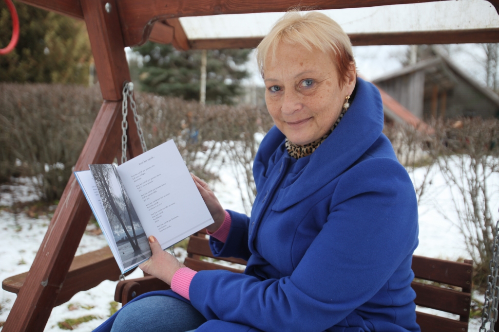 Izdod dzejas grāmatu par dvēseles putniem