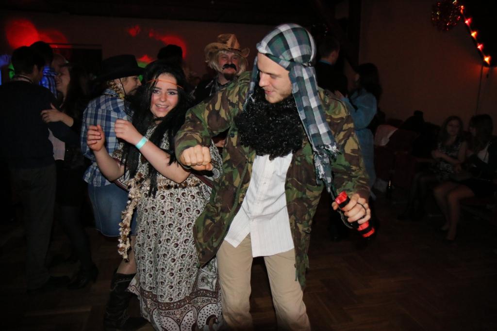 Karnevālā pulcējas kazas un āži