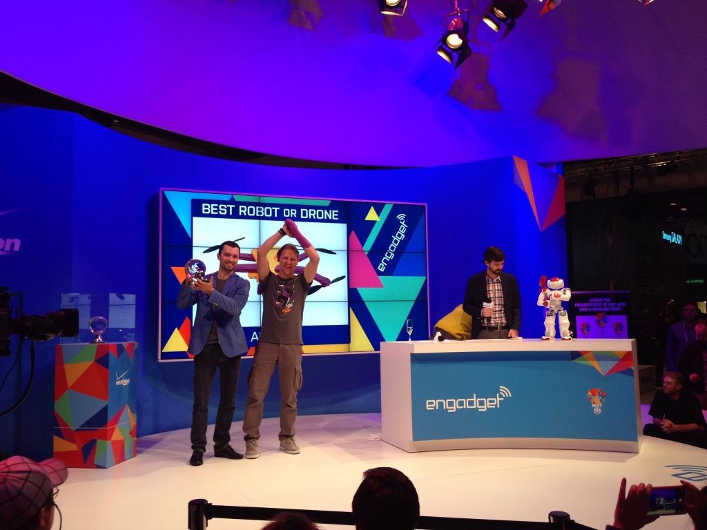 AirDog atzīts par labāko CES 2015 robotu