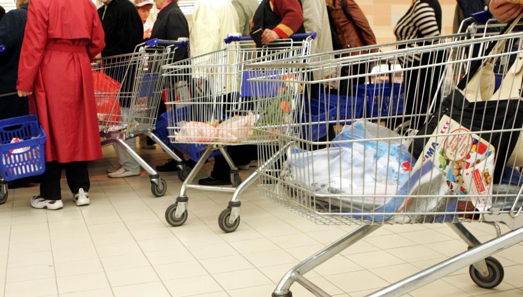 Maxima advokāts: Sociāli atbildīgs uzņēmums nedzenā cilvēkus no veikala iekšā un ārā