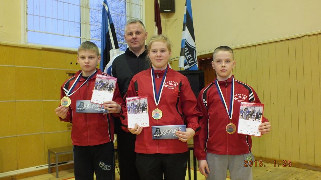 Mazie cīkstoņi piedalās  starptautiskās sacensībās