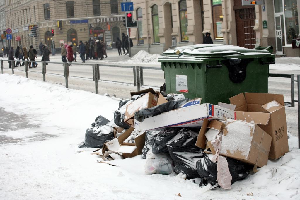 Papildināta 16:56 - Par atkritumu apsaimniekošanu nepamatoti iekasēti vairāk nekā 3,6 miljoni eiro