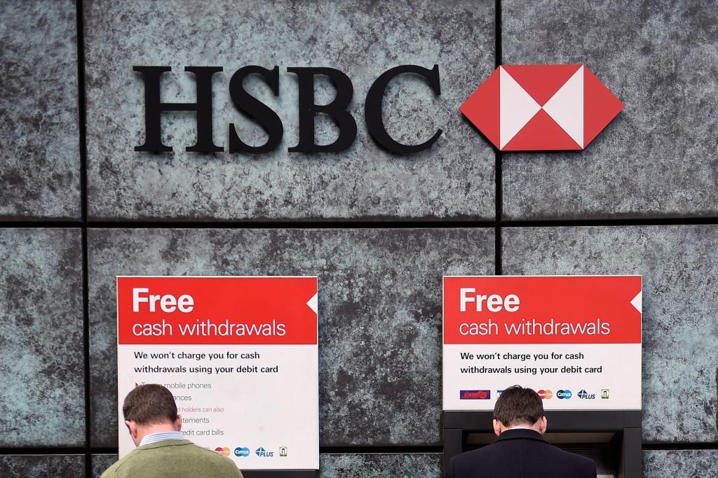 Banku gigants HSBC palīdzējis tūkstošiem bagātnieku izvairīties no nodokļiem