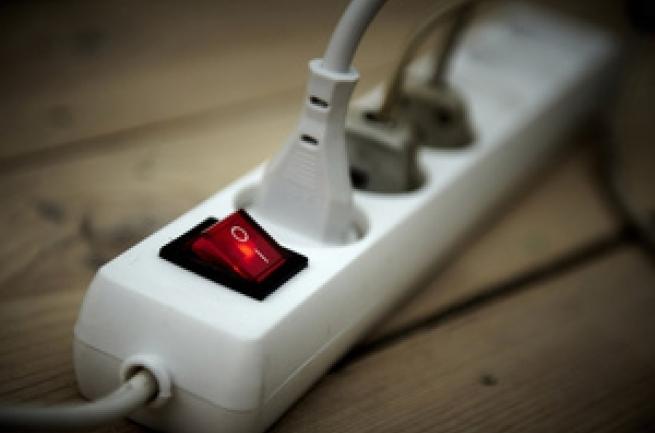 Kā trūcīgajiem maksāt par elektrību?