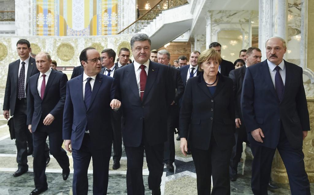 papildināts (13:40) - Putins paziņo par pamieru un uguns pārtraukšanu Austrumukrainā naktī uz svētdienu