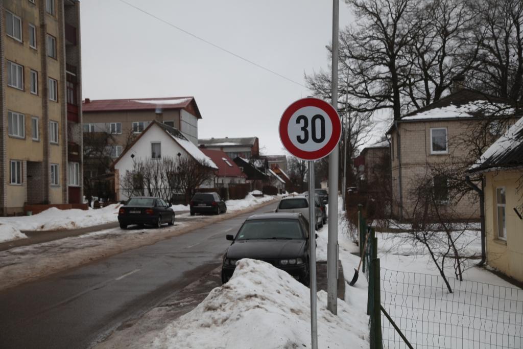 Ir jaunas ceļa zīmes  un būs vēl