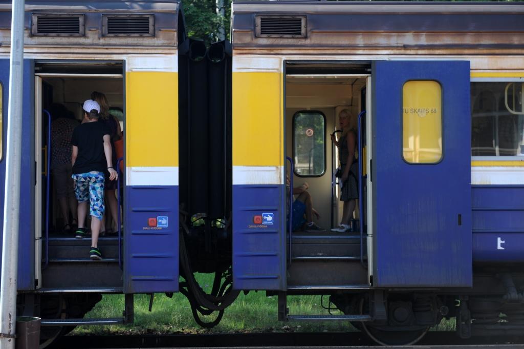 Pasažieru vilciens noraida iespēju, ka jaunie elektrovilcieni varētu tikt ražoti Latvijā