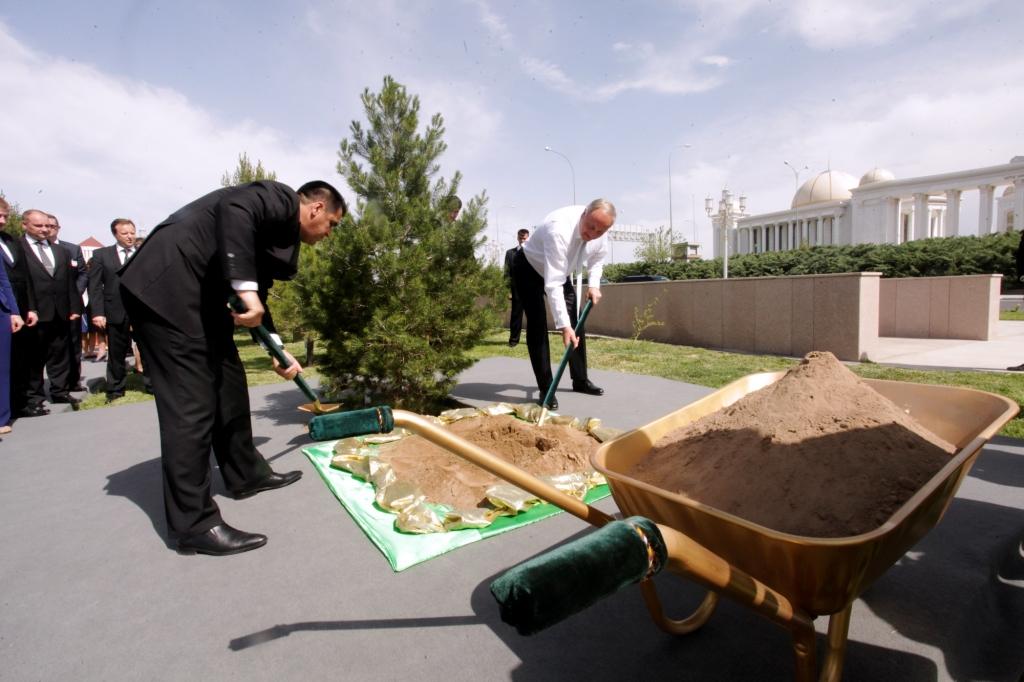 Turkmenistāna nāk ar mums draudzēties