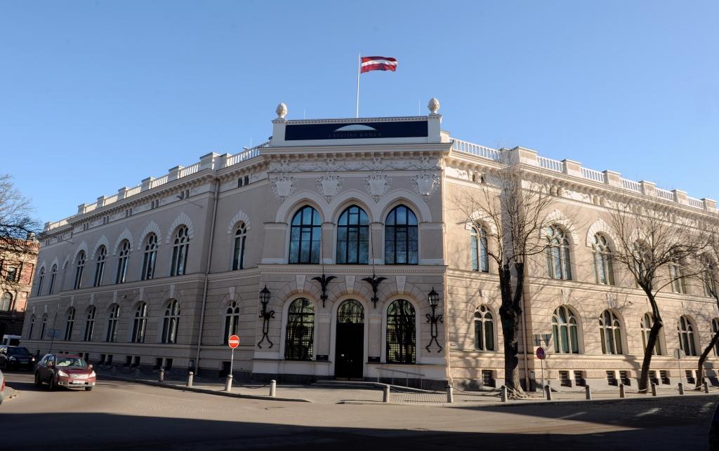 Latvijas Bankai jāiespringst