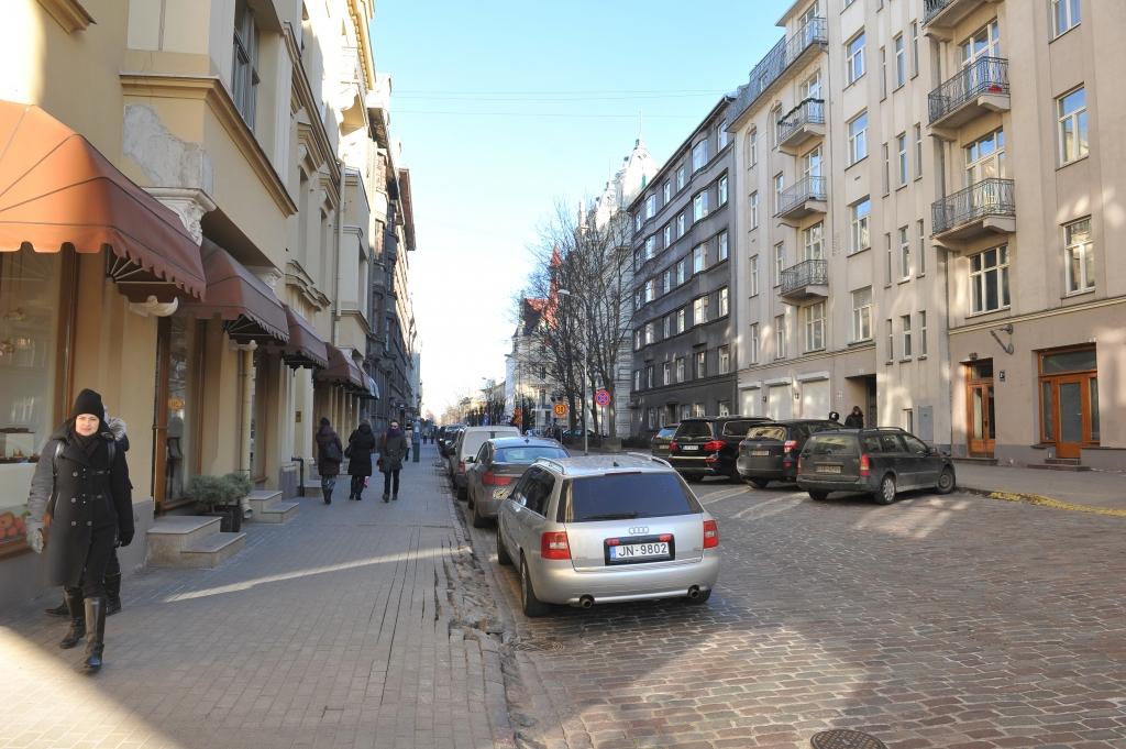 Biznesa vieta: Jaunākais brālis Antonijas gardēžu ielai