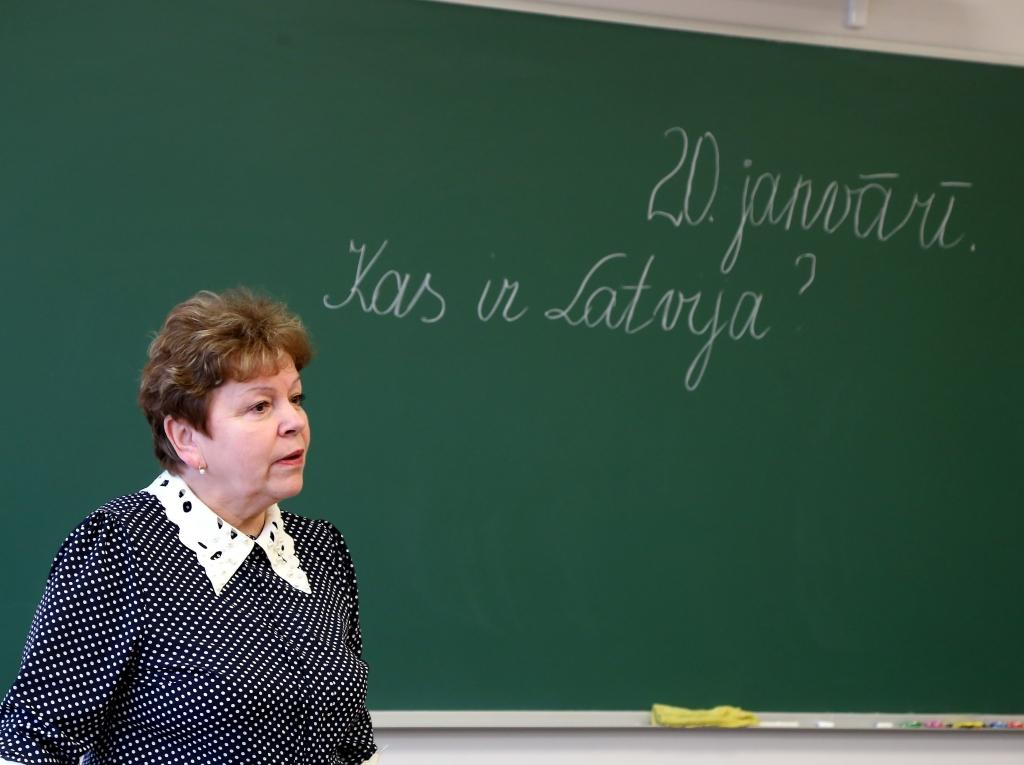ZZS rosina skolotājiem noteikt tiesības uz izdienas pensiju