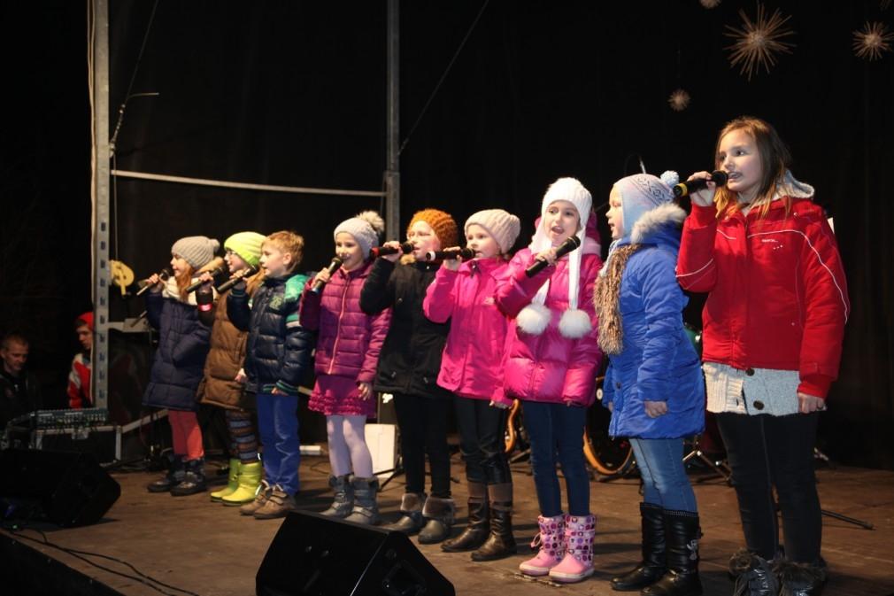 Foto: Gulbene svin 87.dzimšanas dienu
