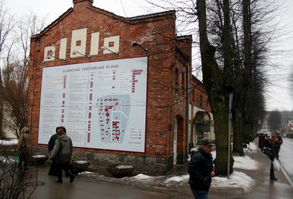 Visticamāk, Stradiņa slimnīcas būvniecības darbus nepabeigs termiņā