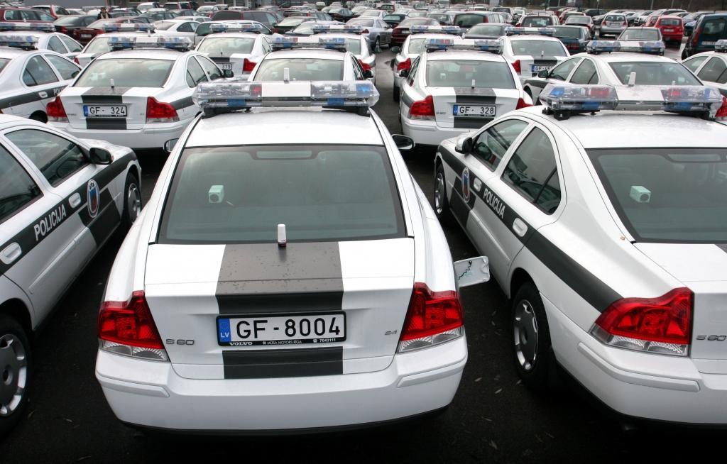 Valdība atļauj IeM uzņemties 30 miljonu eiro saistības, lai nodrošinātu policiju ar automašīnām