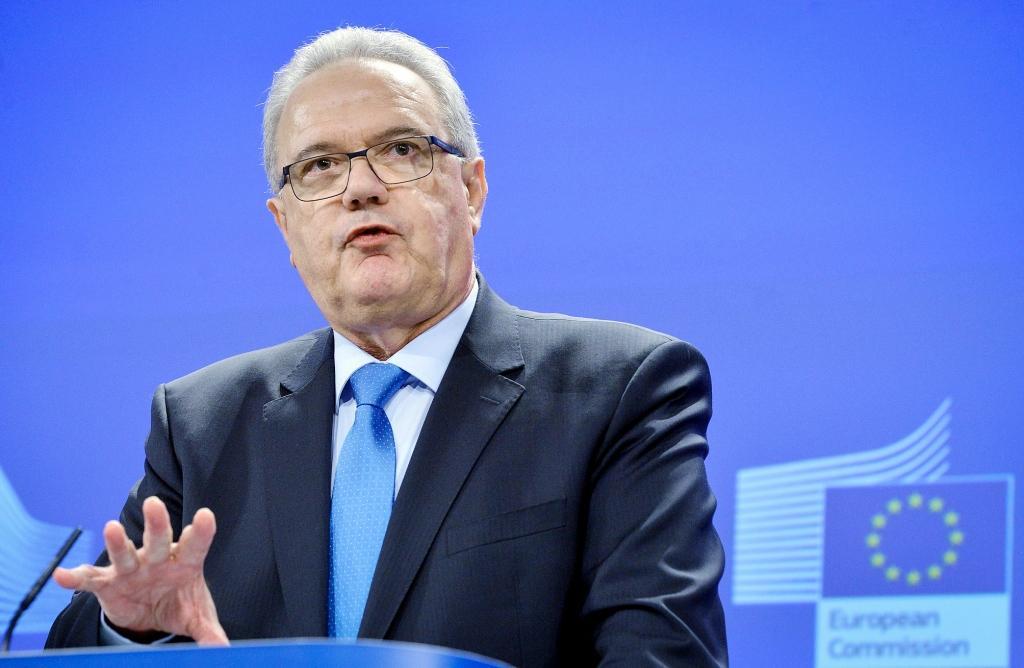 EK komisārs: Gadā tērējam vairāk nekā 56 miljardus eiro
