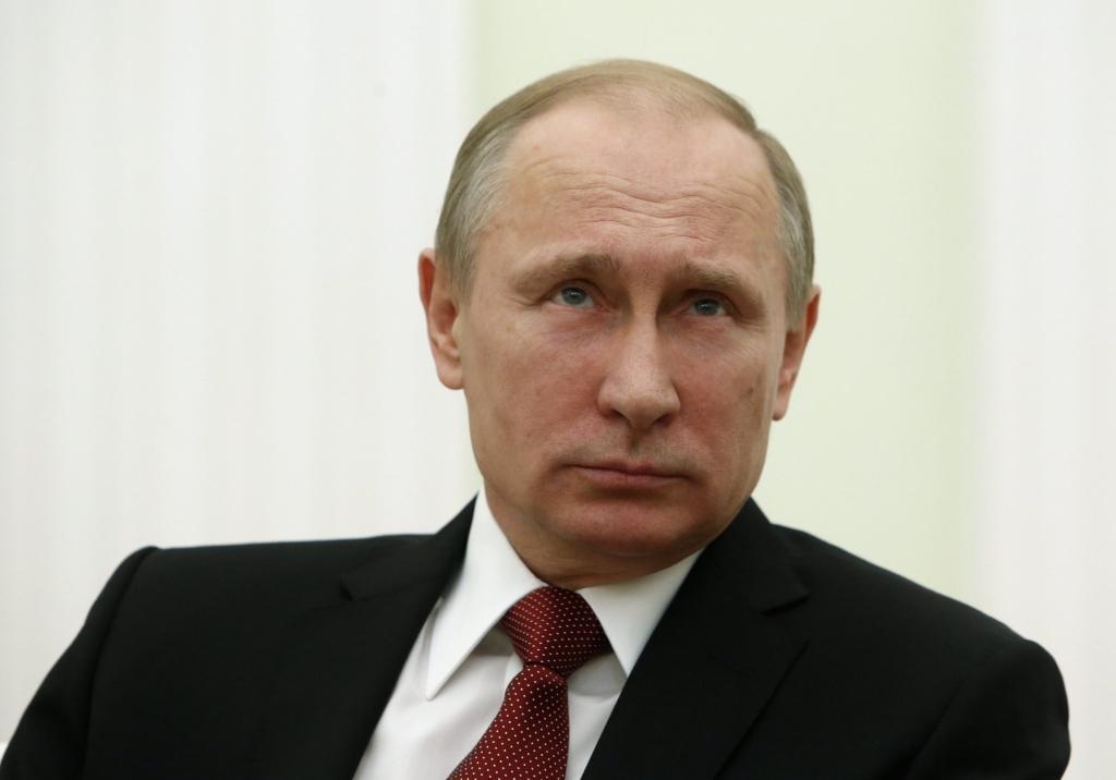 Putins par 10% samazina savu algu