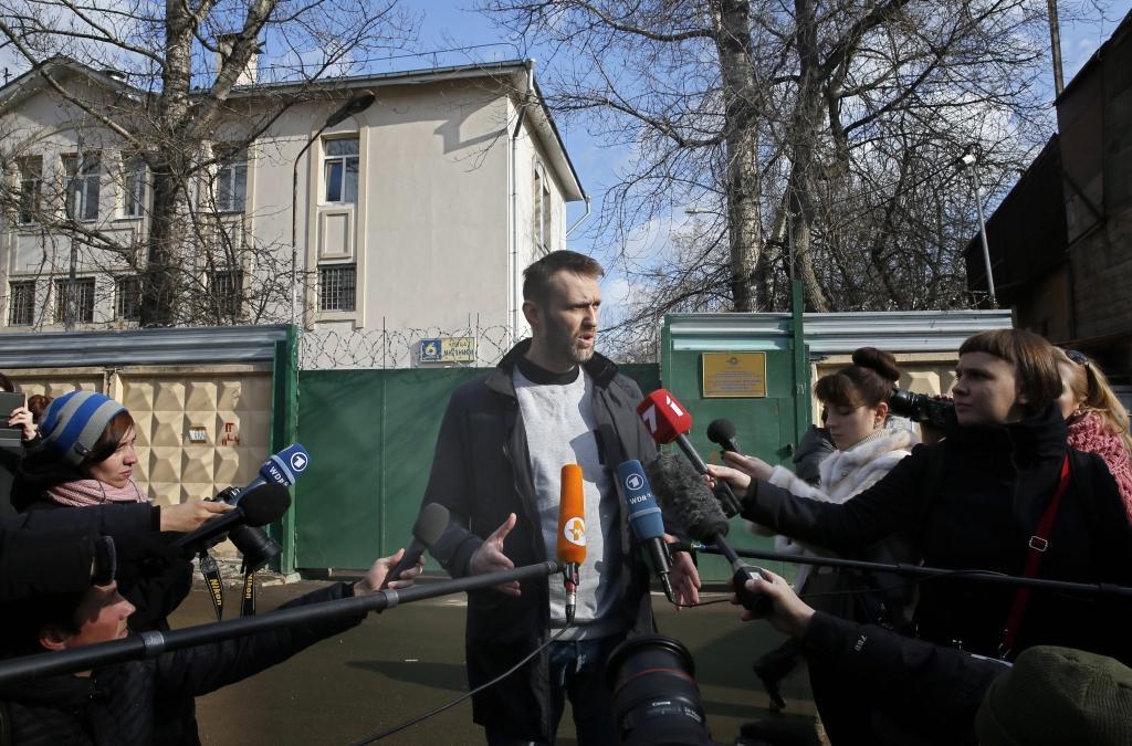 Aleksejs Navaļnijs atbrīvots no aresta