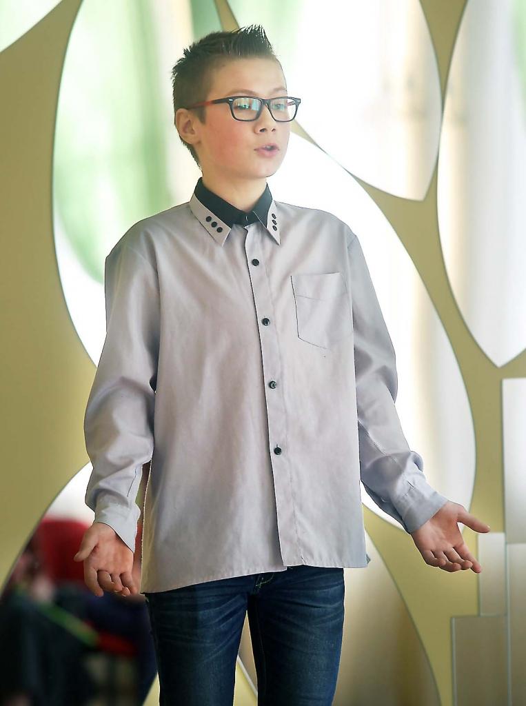Skolēni uzbur dzejas un  prozas glezniņas