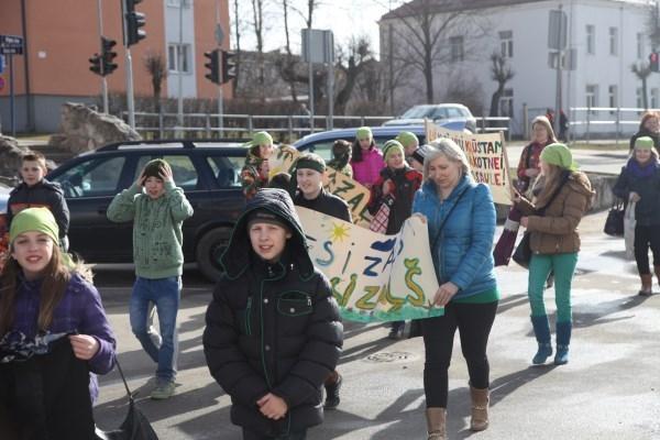 Piektklasnieki piedāvā ideju vides saudzēšanai