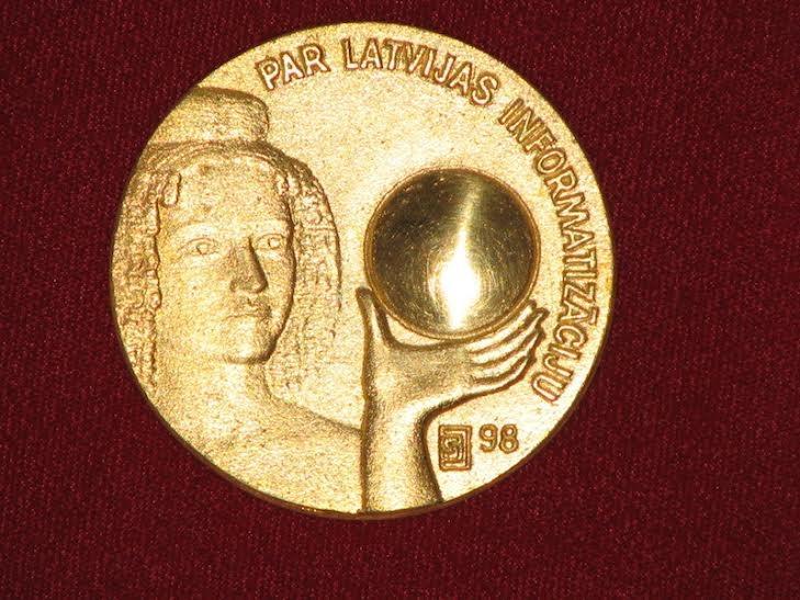 Aicina pieteikt IT profesionāļus Eižena Āriņa balvai datorikā 2015