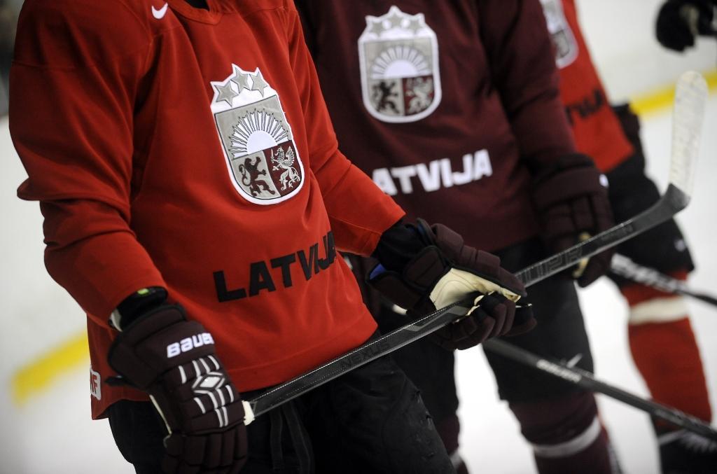 Hokejisti sāk gatavošanos pasaules čempionātam; Kuldam nopietnas veselības likstas