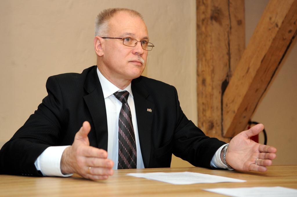 Keris: Vai gribam labi apsargātu kapsētu?