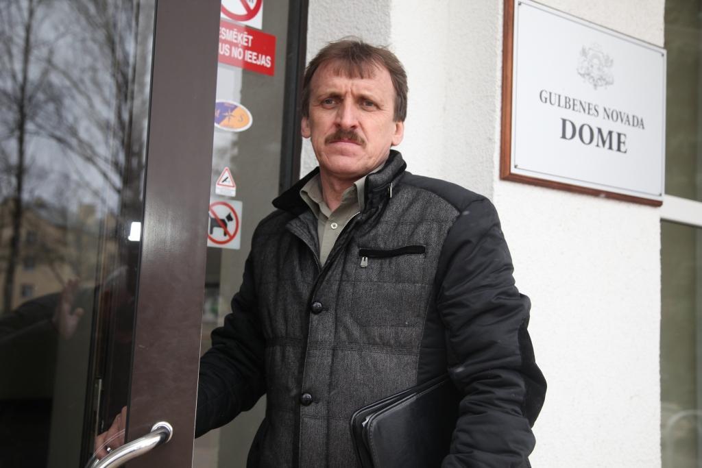 Pārvaldnieks deputātiem parāda raksturu