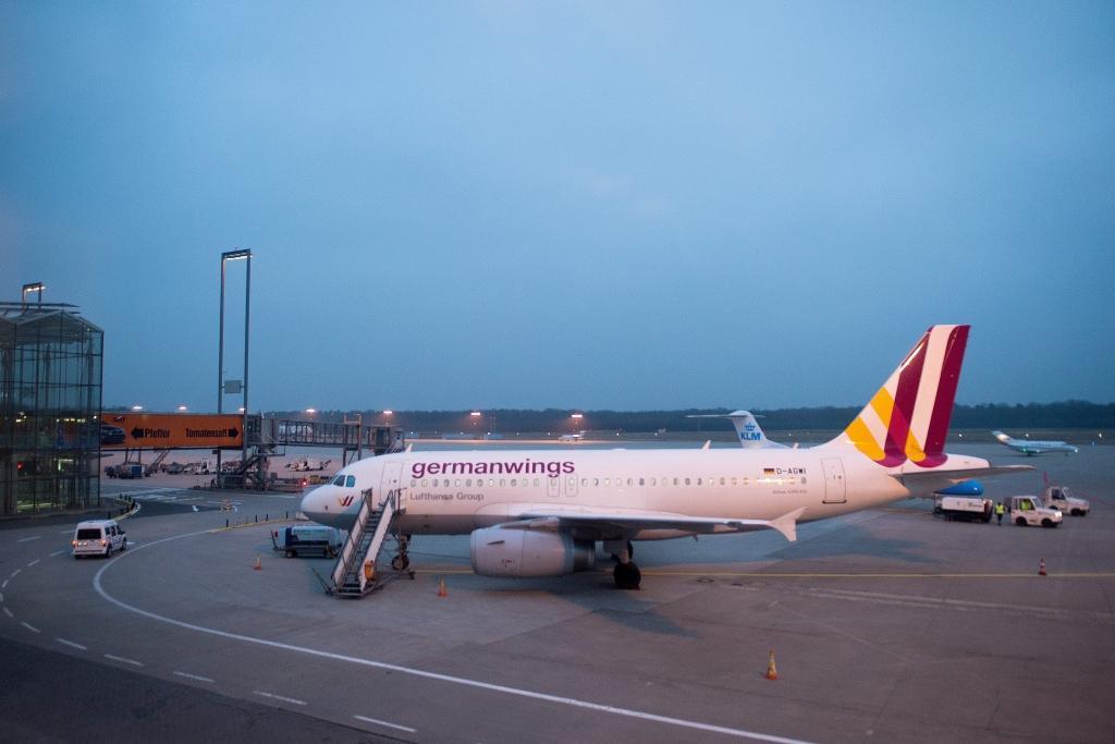 Papildināta - Francijā nogāzusies Germanwings pasažieru lidmašīna; izdzīvojušo visdrīzāk nav 