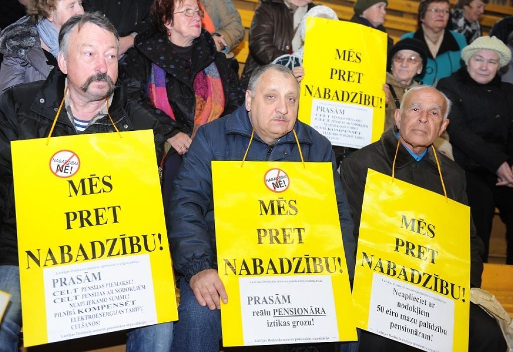 Nevienojoties par atbalstu pensionāriem, Saeima neapspriež valsts finansējuma dubultošanu partijām