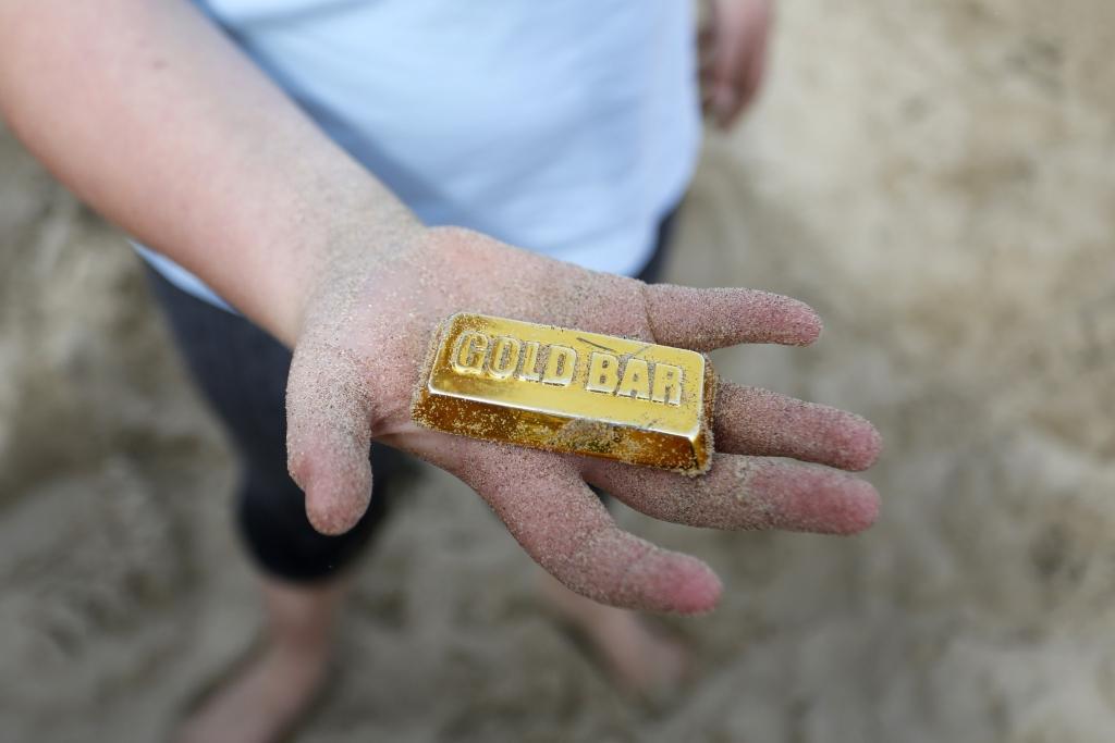 Investors: Aug pieprasījums pēc patvēruma