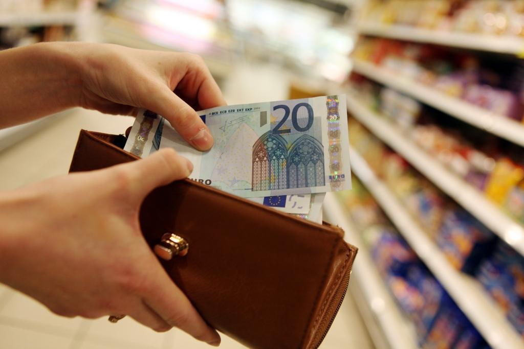 Rīgā vidējā neto mēnešalga ir 852 eiro, Latgalē – 555 eiro