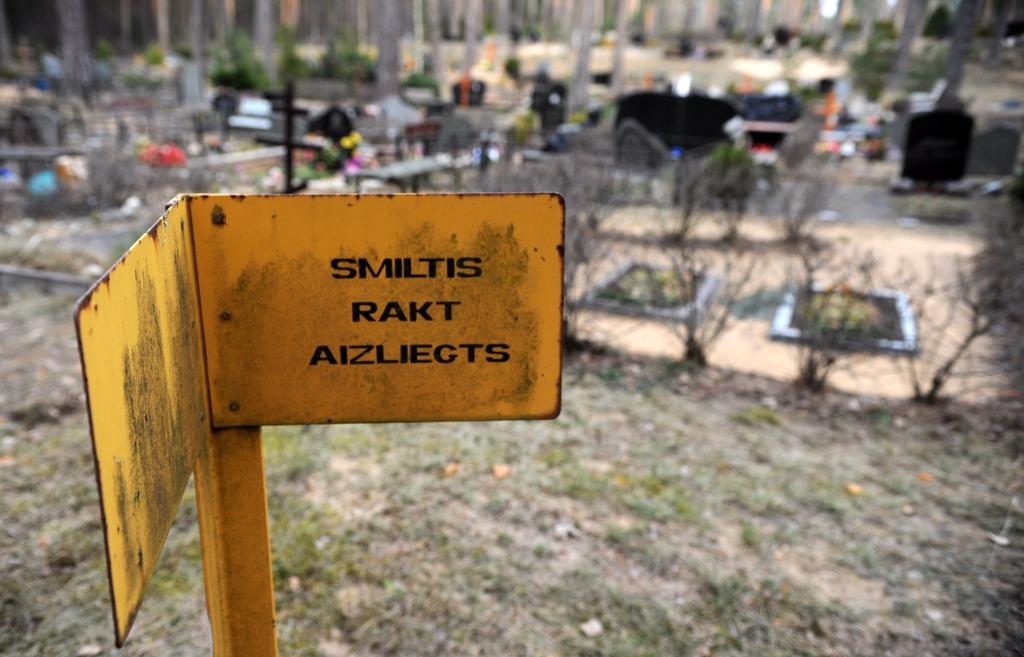 Jaunciema kapos, visticamāk, sprāgusi rokasgranāta