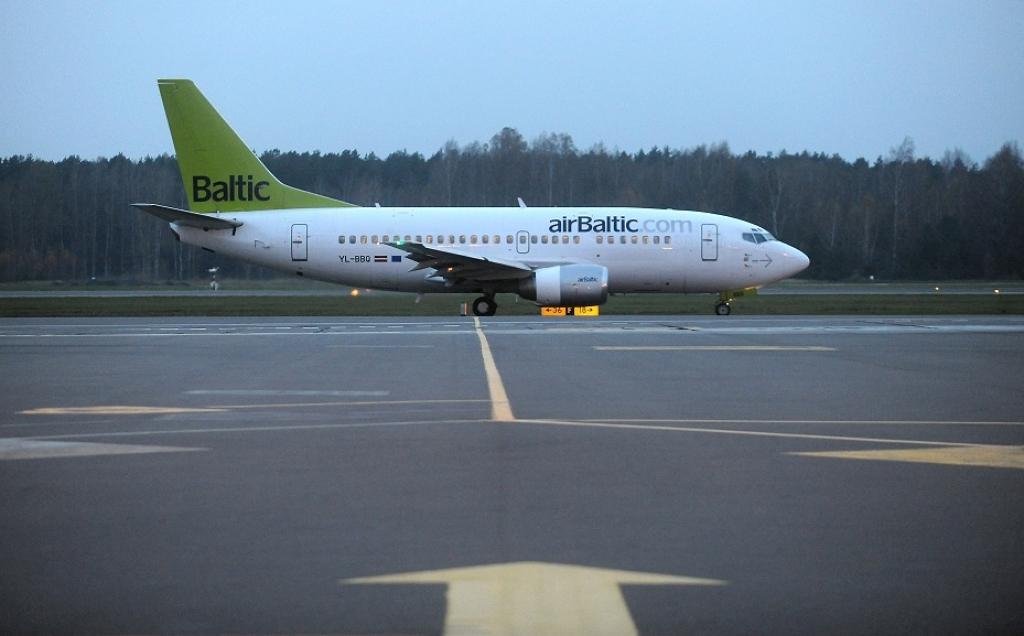 airBaltic ievieš jaunu drošības normu – kabīnē nekad neatstās vienu pilotu
