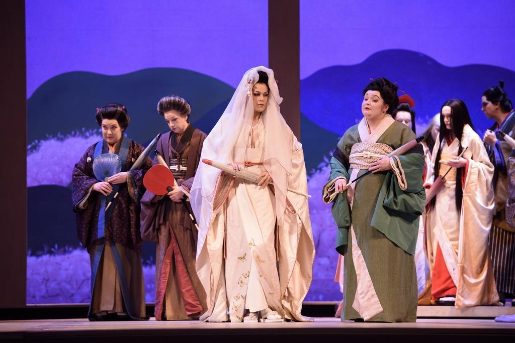 Kristīne Opolais Londonas Karaliskajā operā atveido titullomu Madama Butterfly