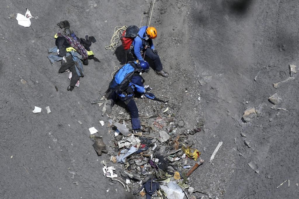 Germanwings katastrofa: Bažas, ka otru melno kasti neatradīs