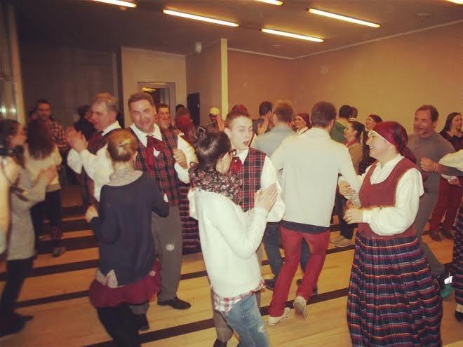 Māca latviešu tautas dejas