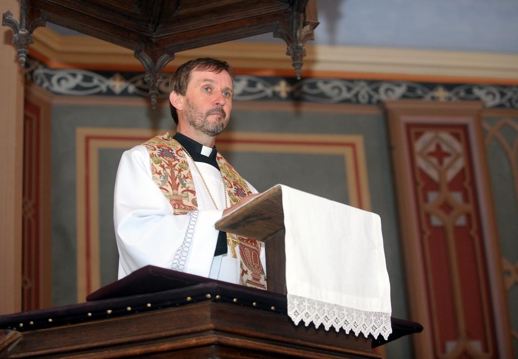 Arhibīskaps Vanags: Cilvēkus darīs brīvus došana un piedošana