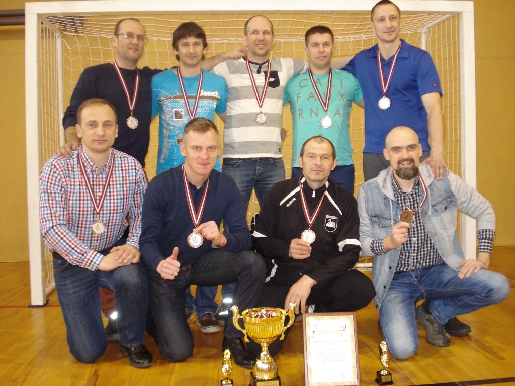 Gulbeniešiem –  sudraba godalga