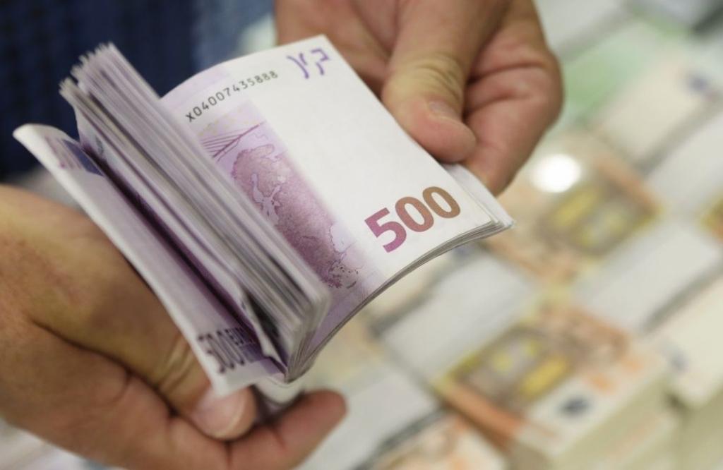 QE nauda aizplūdīs uz finanšu tirgiem