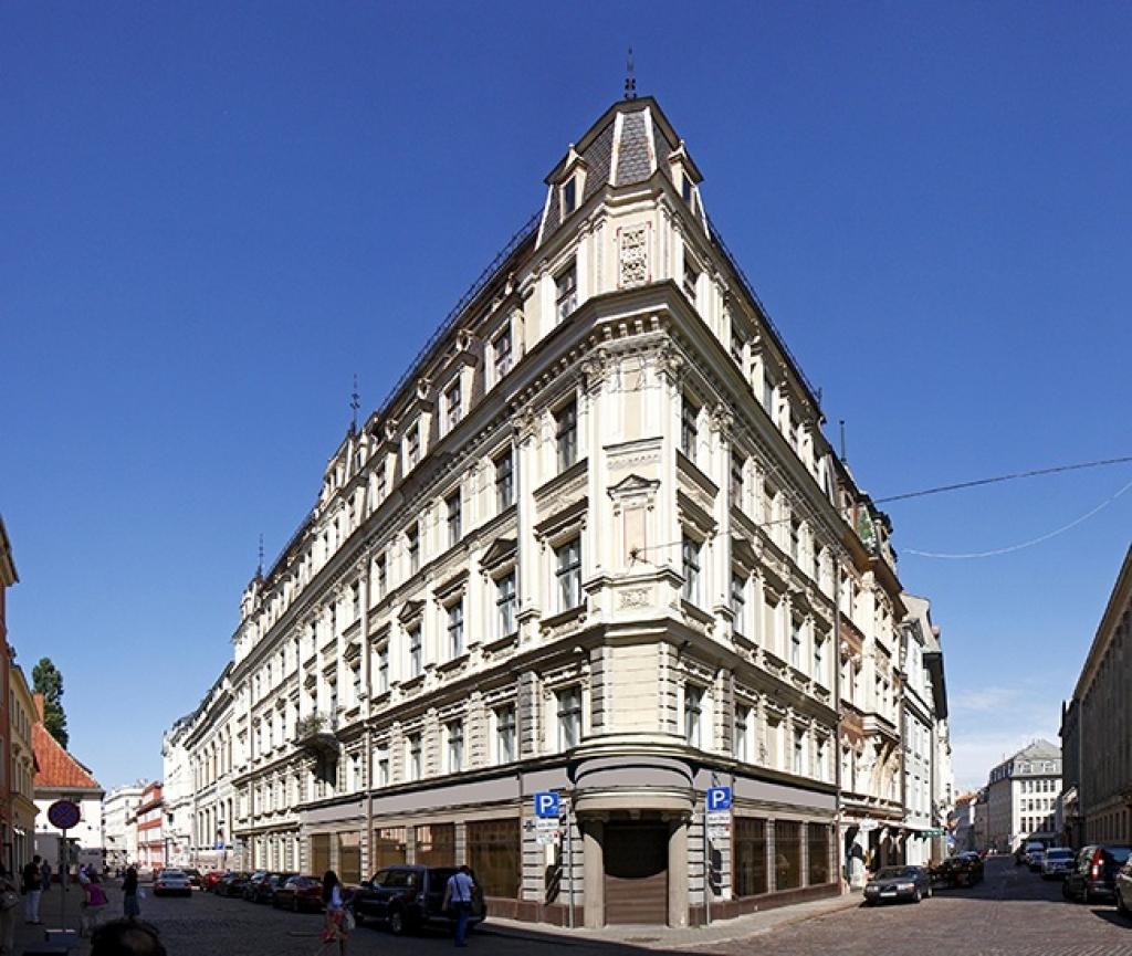 Papildināta - Baltikums Bank par četriem miljoniem eiro restaurē bijušo Krājbankas ēku Vecrīgā