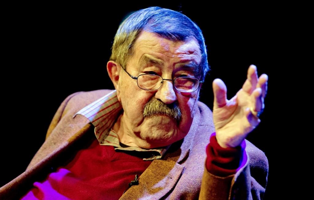 Ginters Grass savā pēdējā intervijā paudis bažas par cilvēces mēnessērdzīgo tuvošanos pasaules karam